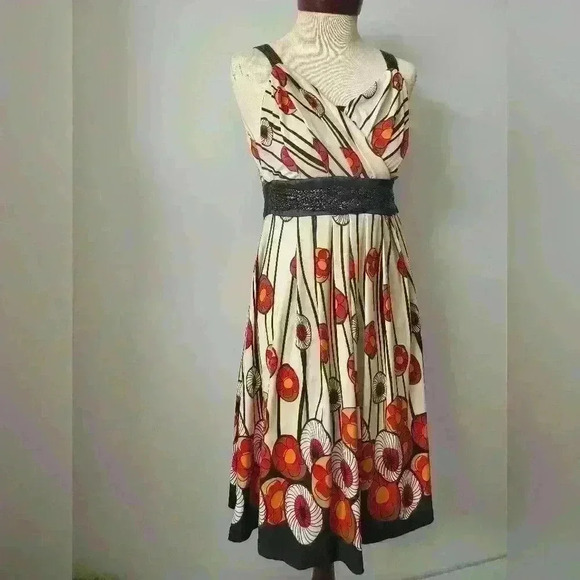COOSK floral dress  with cream base and black beaded belt and shoulders. Size 2 - Picture 3 of 13